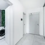 Rentero One Bedroom O2 Arena Dinopark Lejlighed *