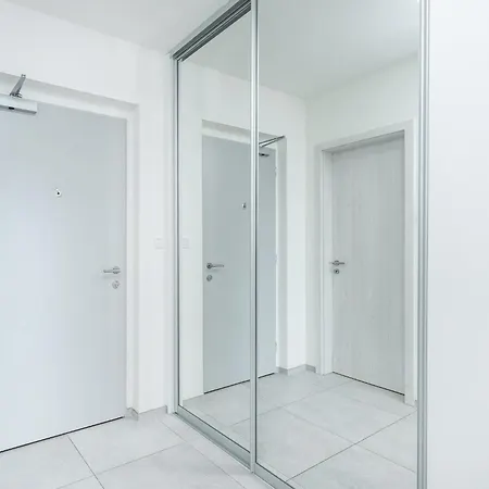 Rentero One Bedroom O2 Arena Dinopark *