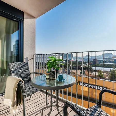 公寓 Rentero One Bedroom O2 Arena Dinopark *